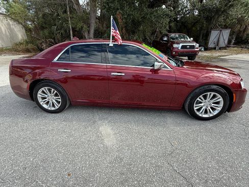 Used 2015 Chrysler 300 C image 7