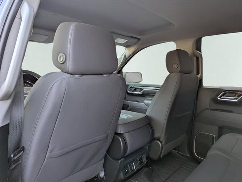 New 2026 GMC Sierra 1500 Elevation image 13