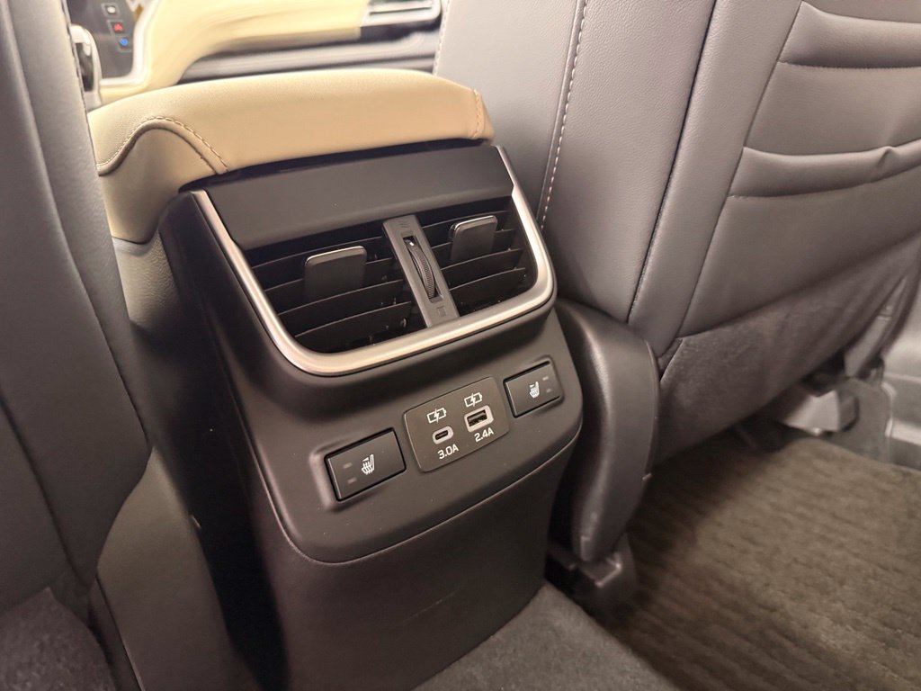 Used 2023 Subaru Outback Limited AWD/4WD image 17