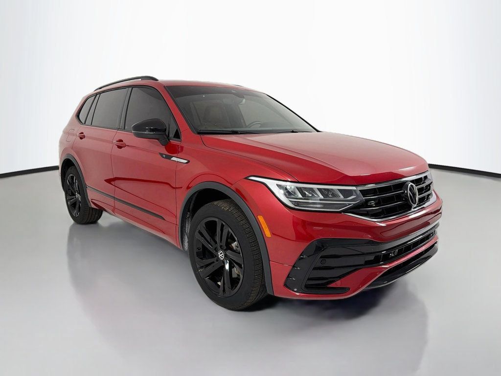 Used 2024 Volkswagen Tiguan SE R-Line AWD/4WD image 1
