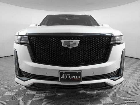 Used 2022 Cadillac Escalade ESV Premium Luxury w/ LPO, Radiant Package image 2