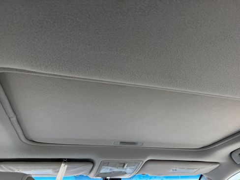 Used 2011 Toyota Avalon Limited FWD image 16