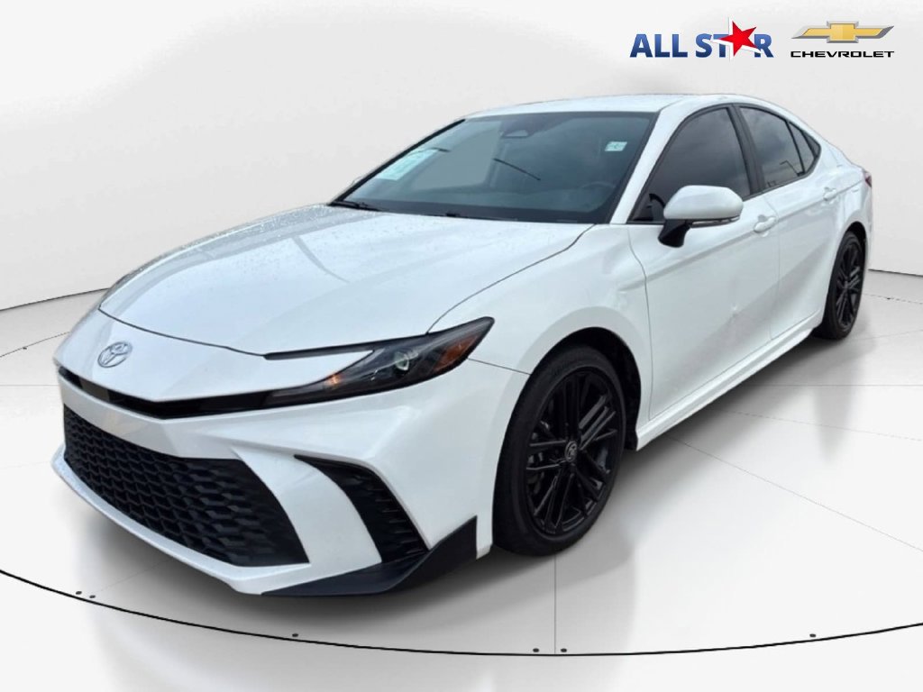 Used 2025 Toyota Camry SE w/ Convenience Package FWD image 3