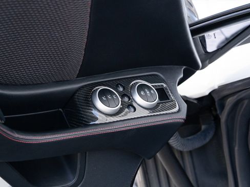 Used 2013 McLaren MP4-12C Spider RWD image 38
