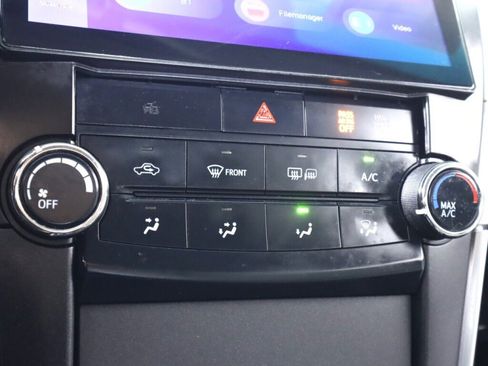 Used 2016 Toyota Camry SE FWD image 22
