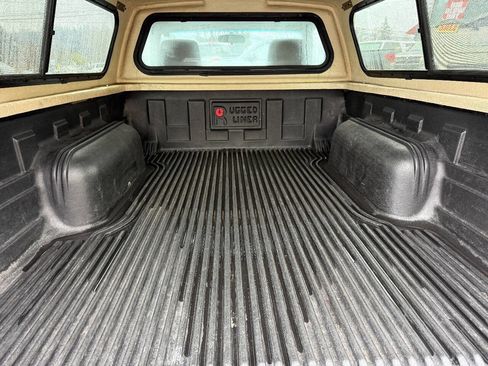 Used 2001 Nissan Frontier XE image 9