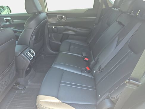 Used 2025 Kia Sorento S w/ Panoramic Sunroof Package FWD image 13