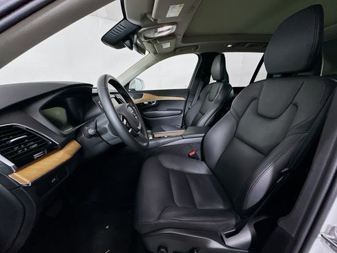 Used 2024 Volvo XC90 B5 Plus AWD/4WD image 13