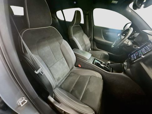 Used 2023 Volvo C40 P8 Recharge Ultimate AWD/4WD image 34