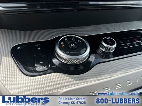 Used 2025 Ford Expedition Active AWD/4WD image 20
