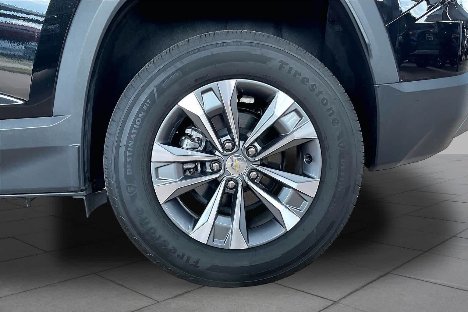 Used 2026 Chevrolet Equinox LT FWD image 12