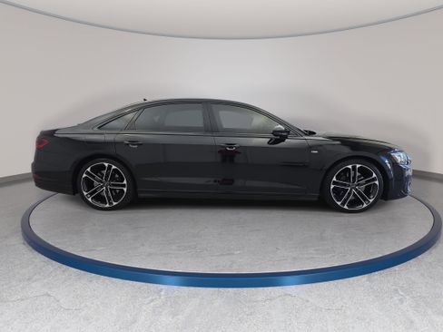 Used 2025 Audi A8 L 3.0T w/ Executive Package AWD/4WD image 4