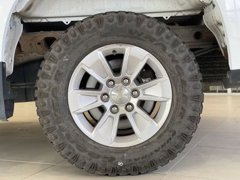 Used 2020 Chevrolet Silverado 1500 LT image 12