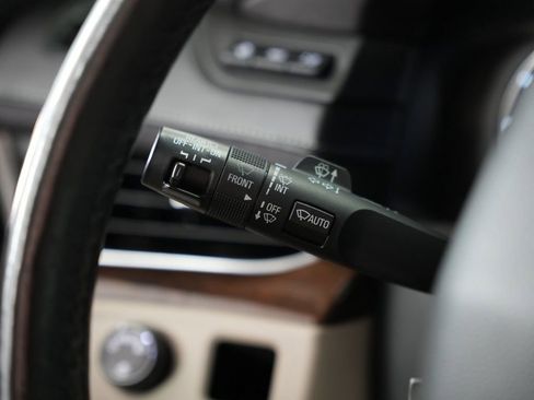 Used 2018 Cadillac Escalade Premium Luxury image 14