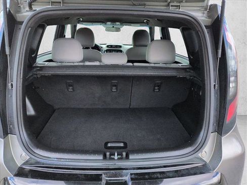 Used 2016 Kia Soul + image 6