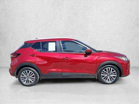 Used 2024 Nissan Kicks SV FWD image 4