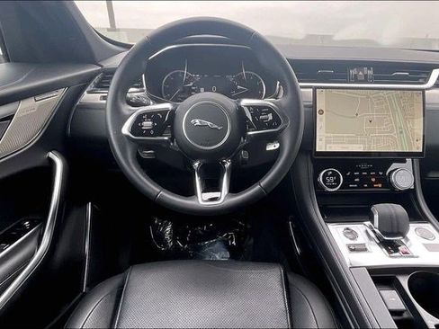 Used 2023 Jaguar F-PACE S image 5