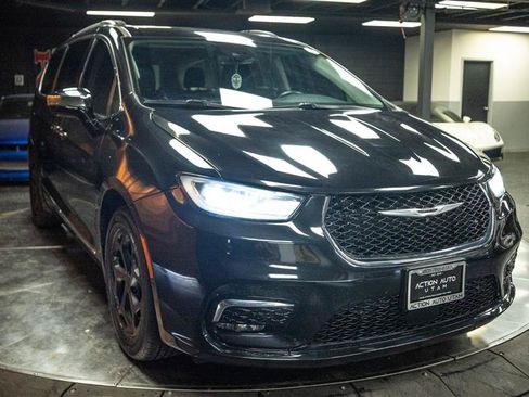 Used 2022 Chrysler Pacifica Limited FWD image 5