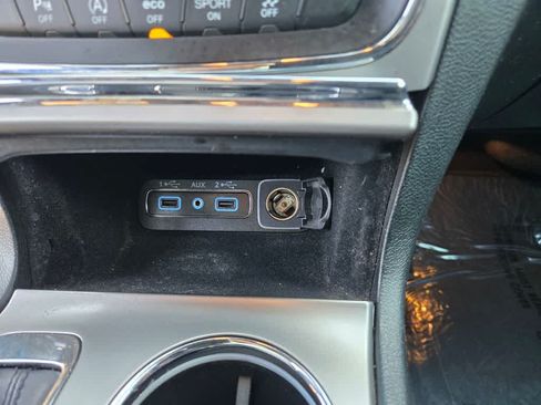 Used 2021 Jeep Grand Cherokee Laredo AWD/4WD image 15