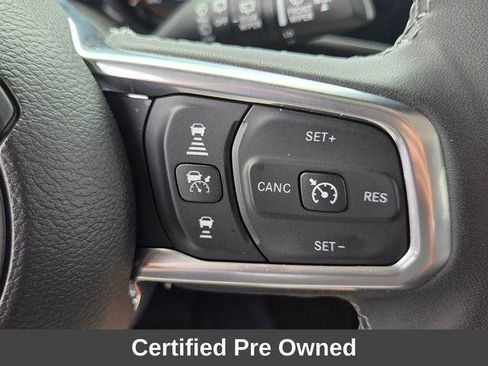 Used 2025 Jeep Wrangler Unlimited Sahara AWD/4WD image 30