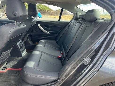 Used 2018 BMW 320i xDrive Sedan AWD/4WD image 13