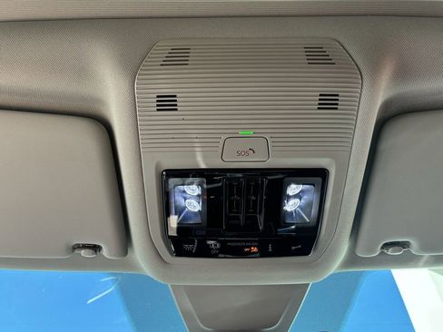 New 2026 Volkswagen Atlas SE image 27