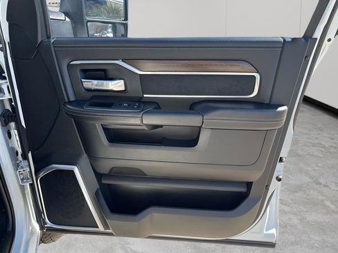 Used 2024 RAM 2500 Laramie image 13