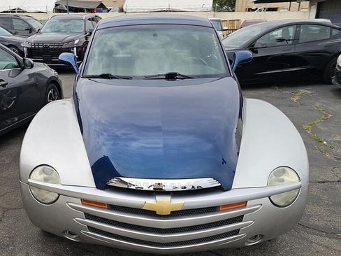 Used 2005 Chevrolet SSR w/ Preferred Equipment Group RWD image 6