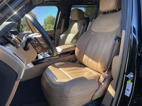 Used 2023 Land Rover Range Rover Long Wheelbase SE image 7