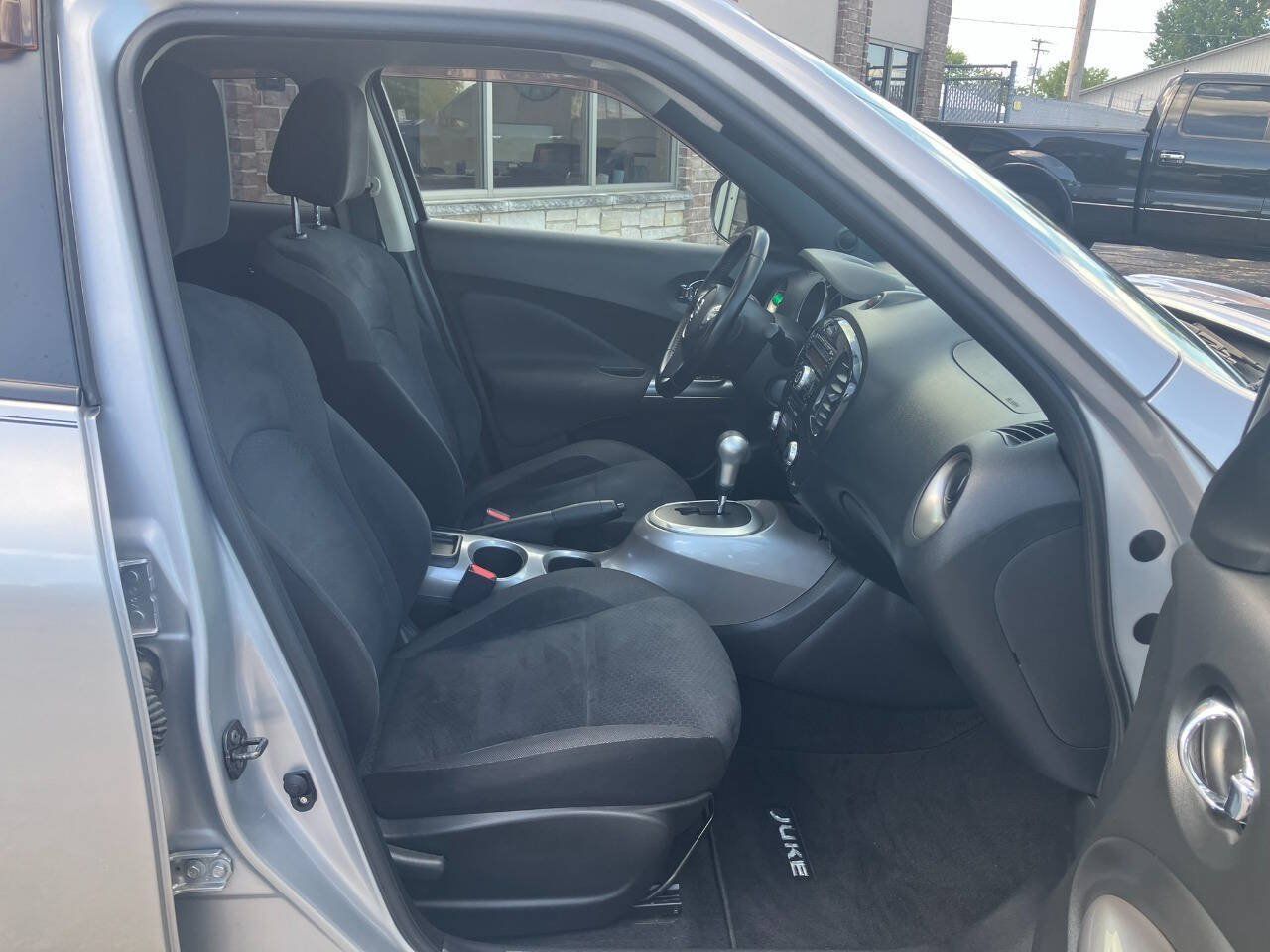 Used 2011 Nissan Juke SV AWD/4WD image 14