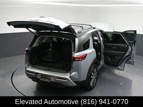 Used 2022 Nissan Pathfinder Platinum w/ Cargo Package AWD/4WD image 38