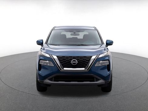 Used 2025 Nissan Rogue SV FWD image 2