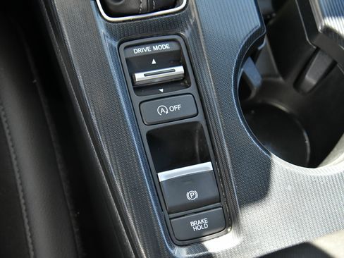 Used 2025 Honda Civic Sport image 25
