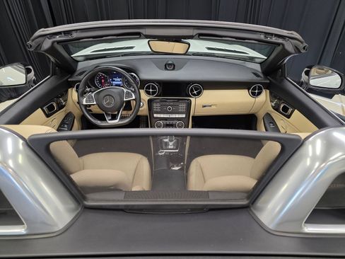 Used 2019 Mercedes-Benz SLC 300 image 2