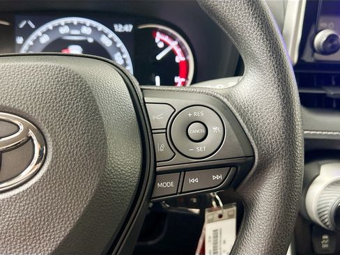 Used 2025 Toyota RAV4 LE FWD image 19