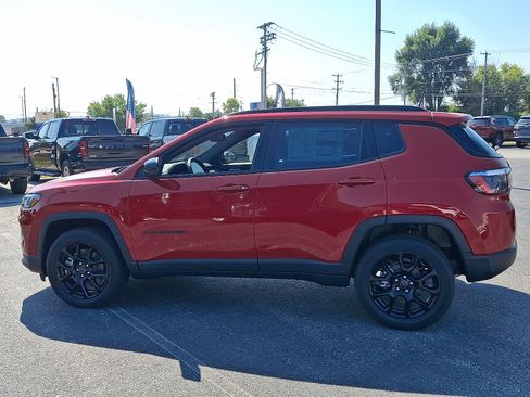 New 2025 Jeep Compass Latitude w/ Sun & Sound Group image 5