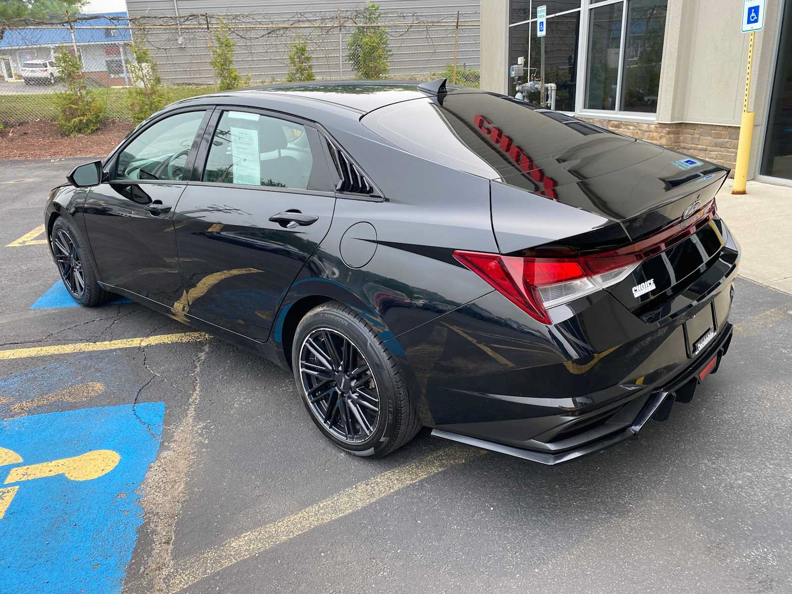 Used 2022 Hyundai Elantra SEL FWD image 3