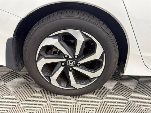 Used 2017 Honda Accord EX image 18