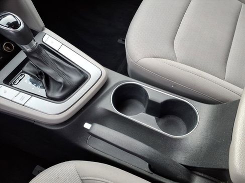 Used 2018 Hyundai Elantra Value Edition image 27