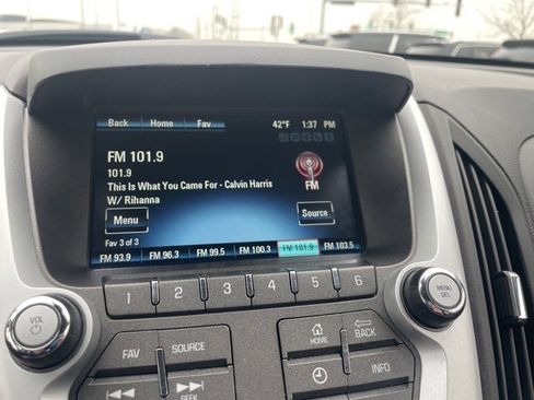 Used 2017 Chevrolet Equinox LT w/ Convenience Package image 11