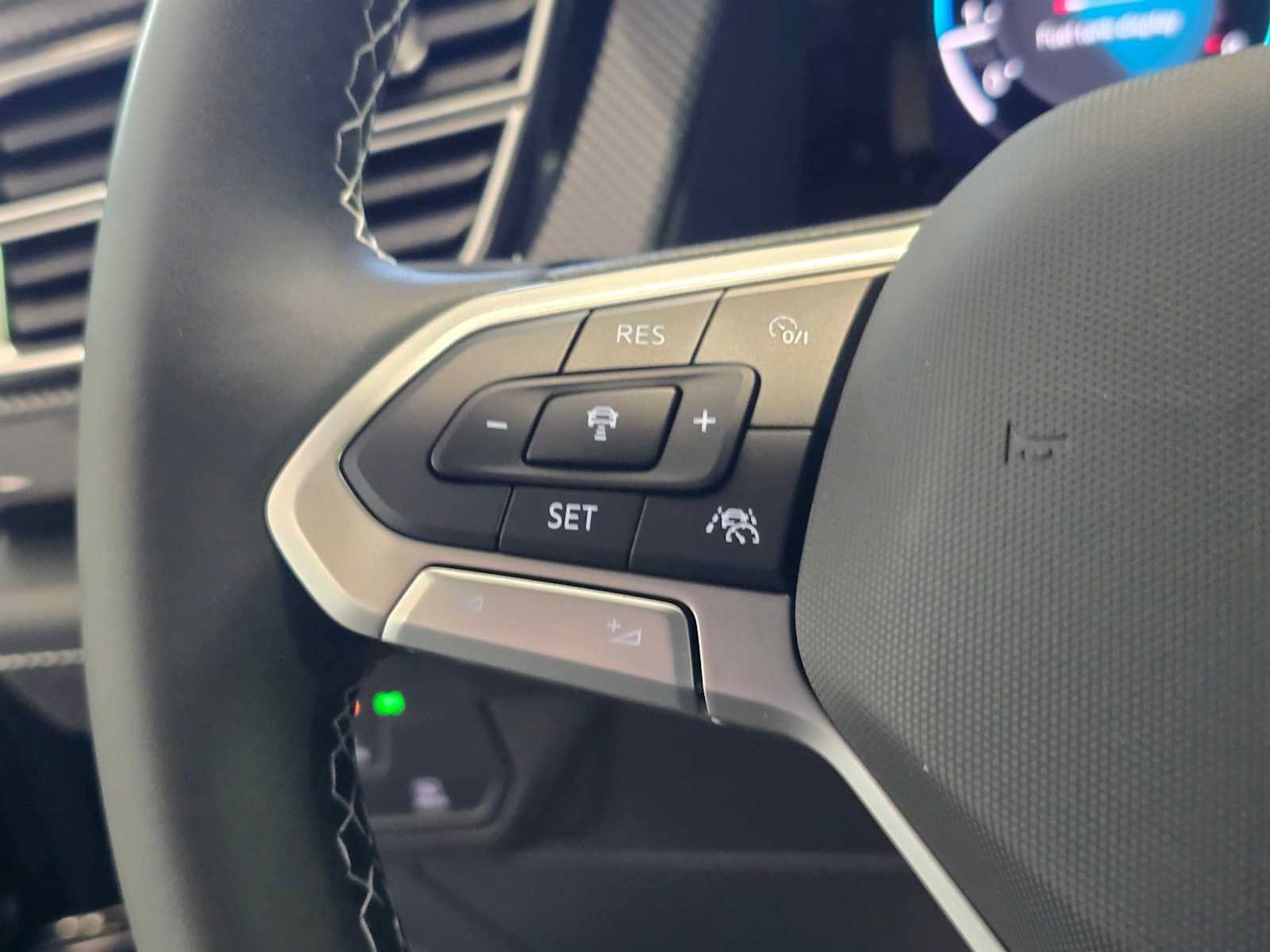 New 2025 Volkswagen Atlas Cross Sport SEL AWD/4WD image 36