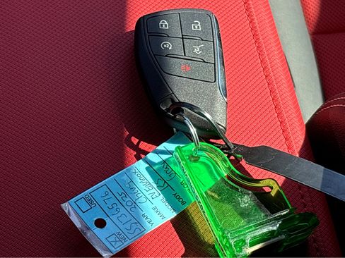 New 2025 Chevrolet Equinox EV RS image 29