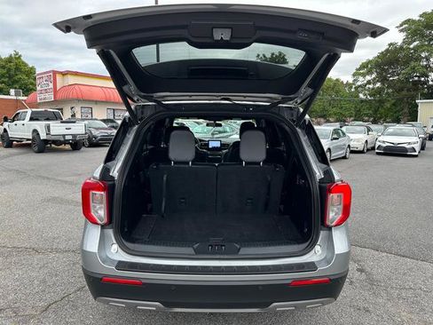 Used 2020 Ford Explorer XLT w/ Equipment Group 202A AWD/4WD image 22