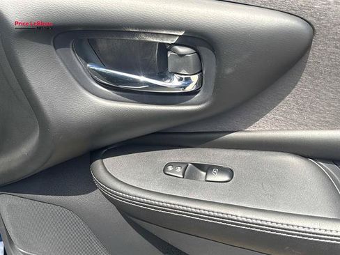 Used 2023 Nissan Murano SV FWD image 13