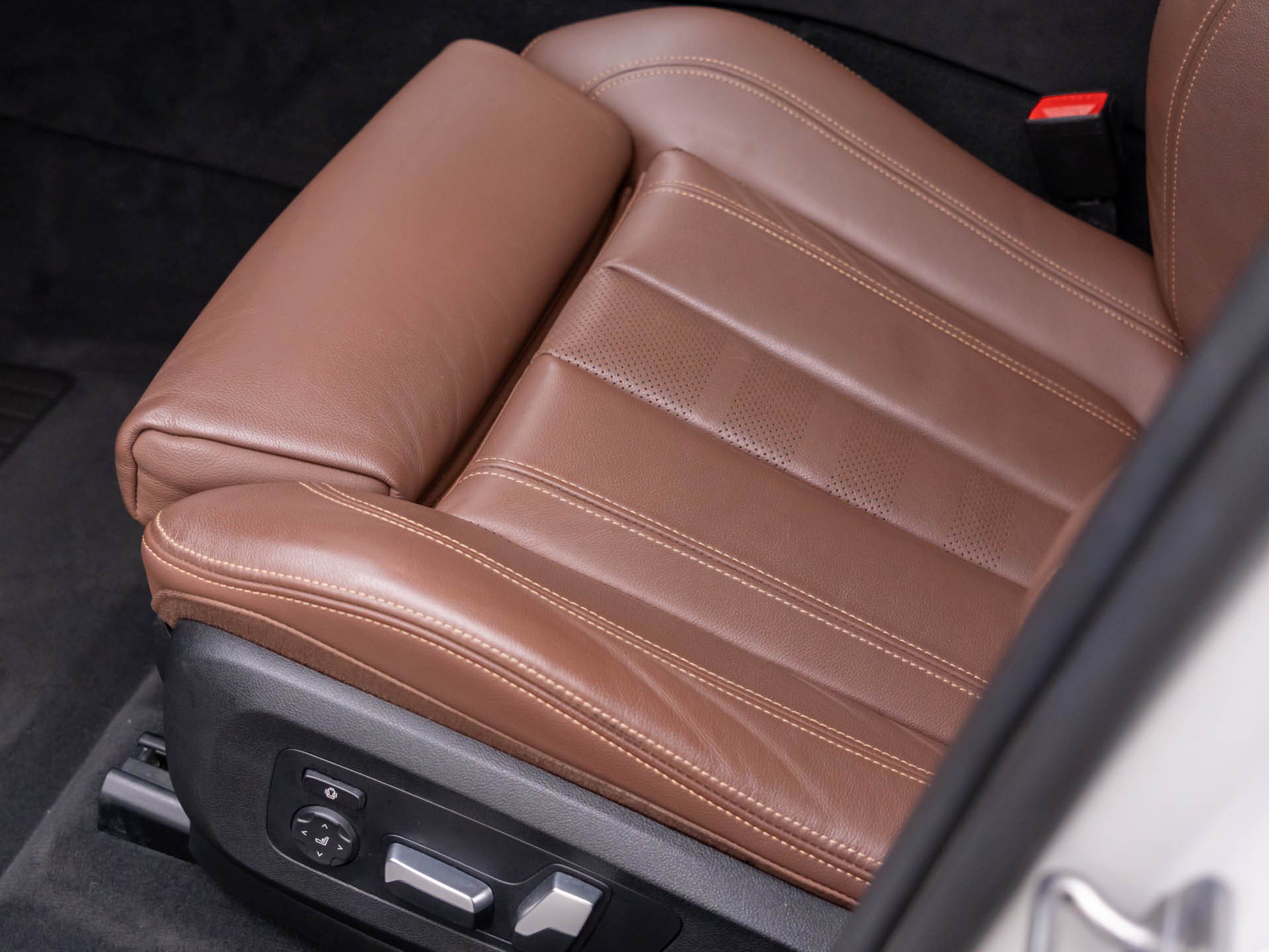 Used 2020 BMW X7 xDrive40i w/ Premium Package AWD/4WD image 16