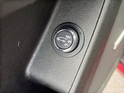 Used 2023 Chevrolet Traverse Premier image 29