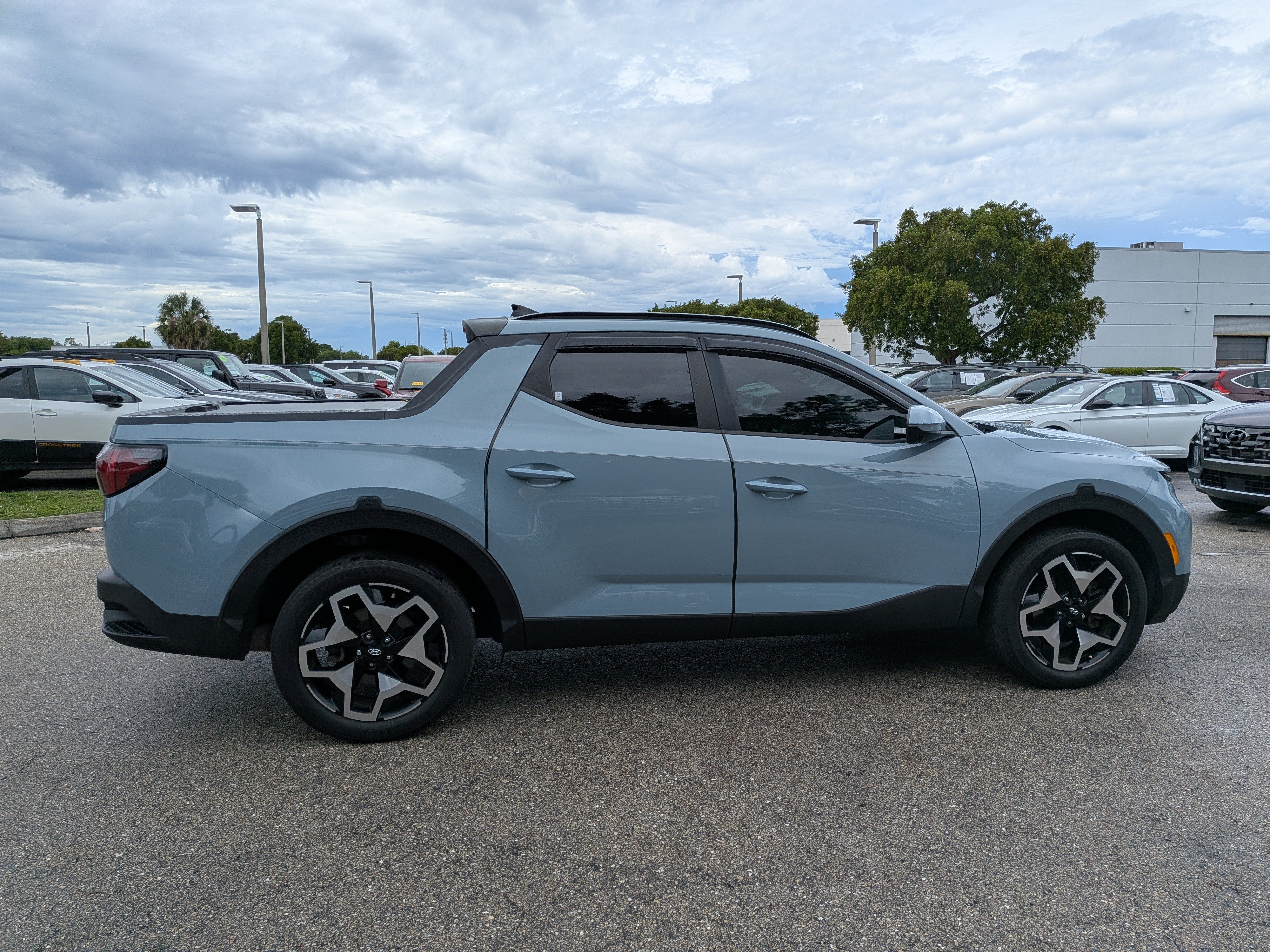 Used 2023 Hyundai Santa Cruz Limited AWD/4WD image 3