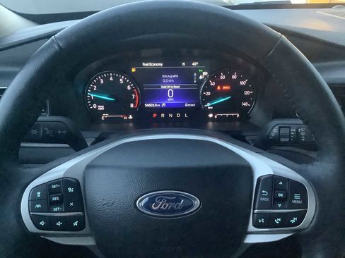 Used 2024 Ford Explorer Limited image 16