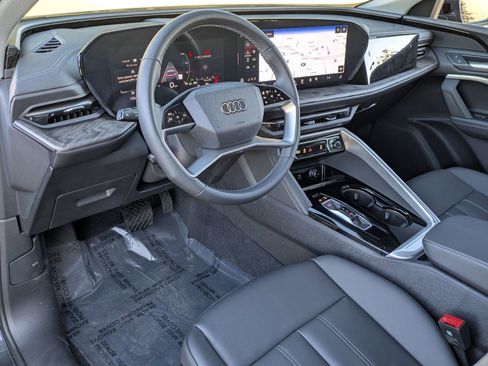 New 2025 Audi Q5 Premium image 8