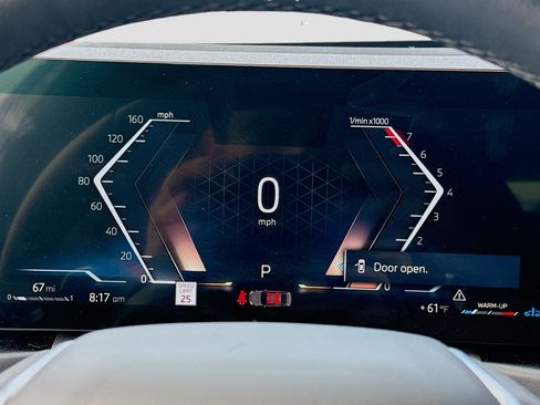 Used 2023 BMW 330i Sedan w/ Premium Package image 11